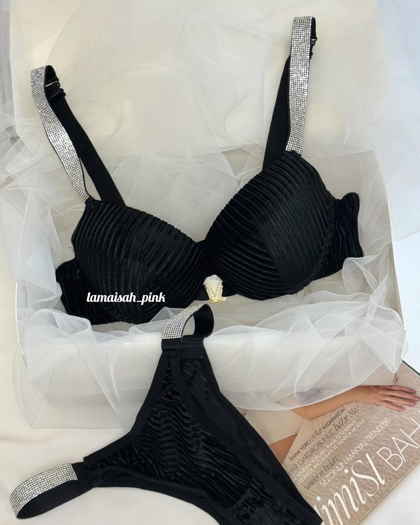 Rhinestone Strap V Bra Set