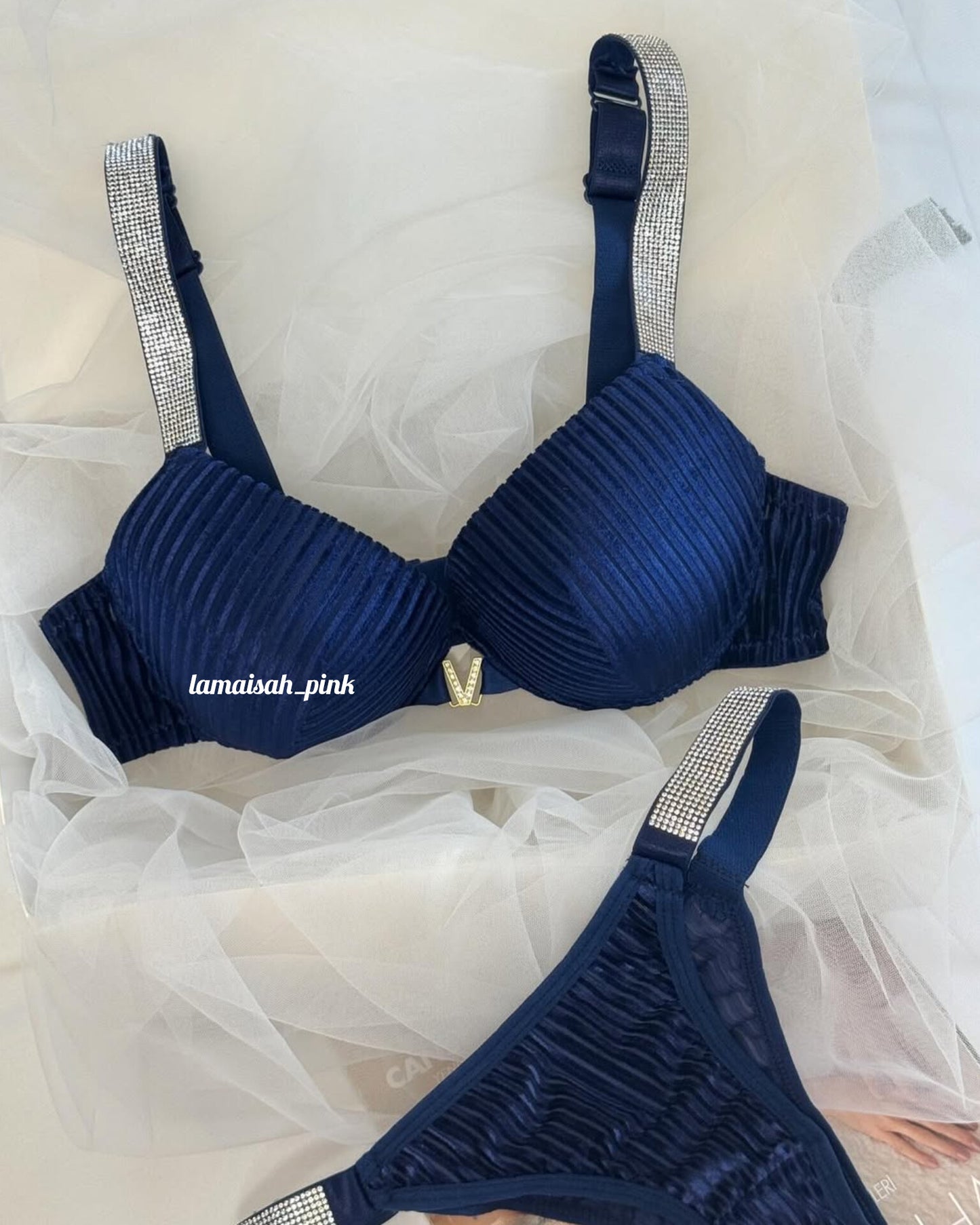 Rhinestone Strap V Bra Set