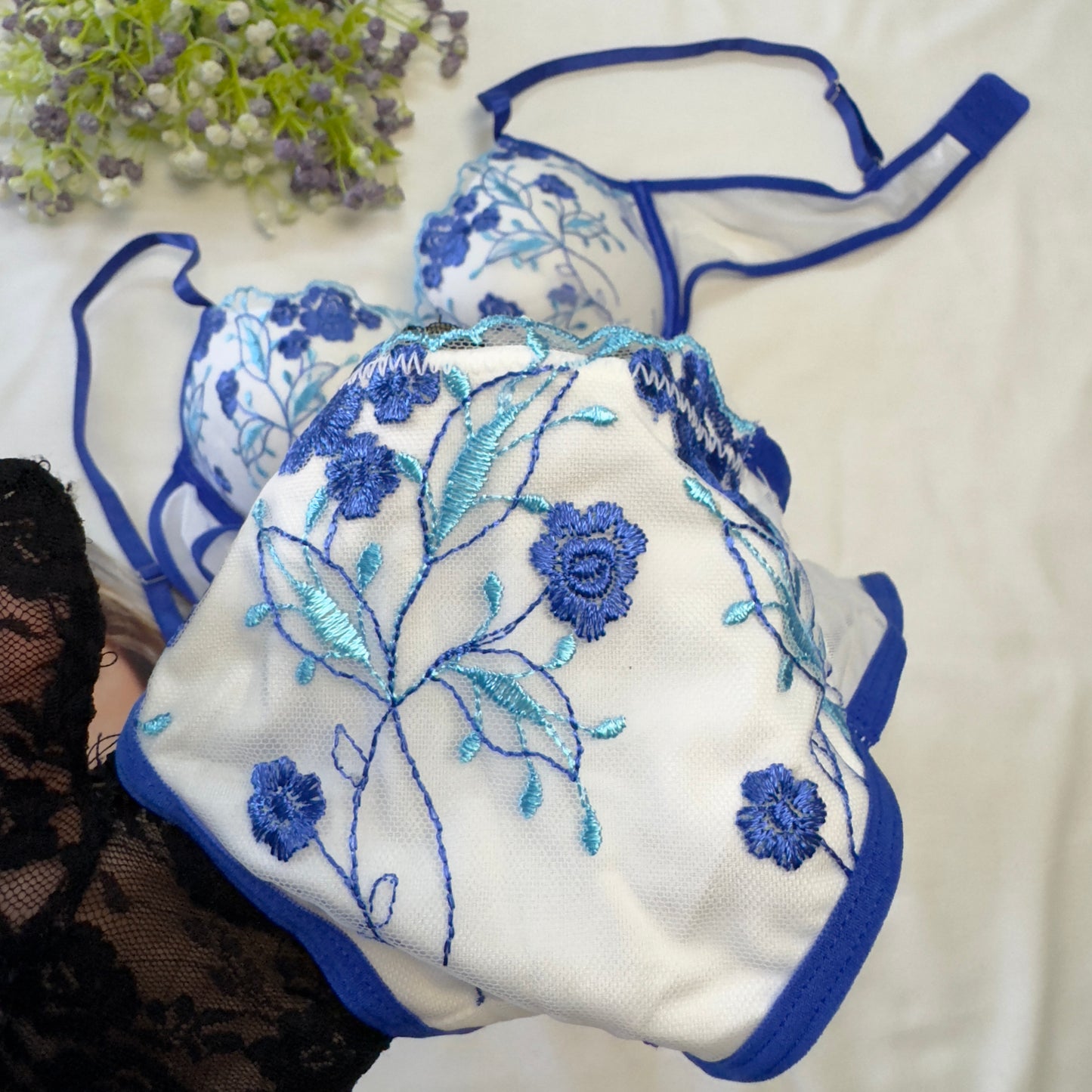 Embroidered Single Padded Wired Bra Set