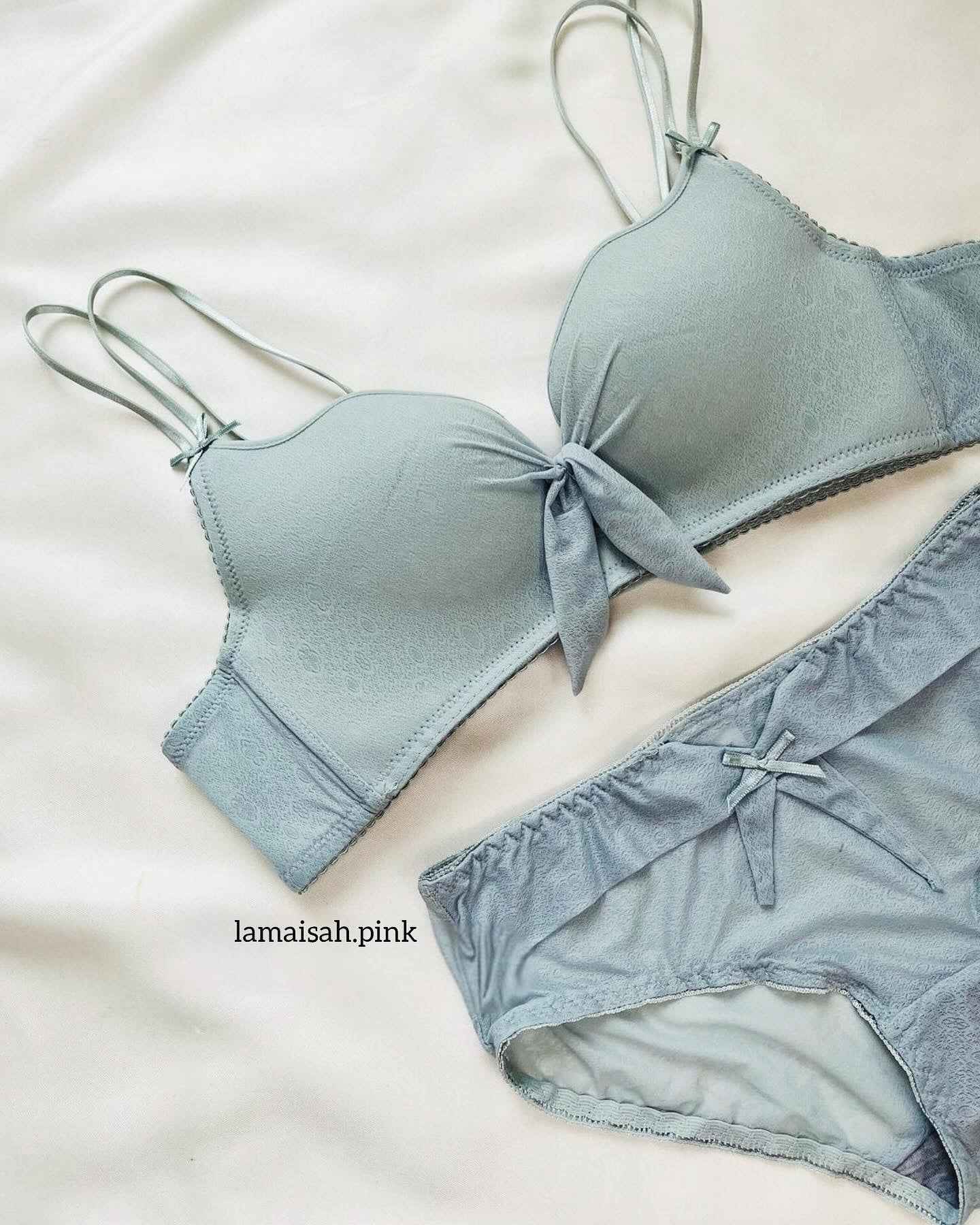 Thick Pad Non-Wire Bow Style Bra & Panty Set