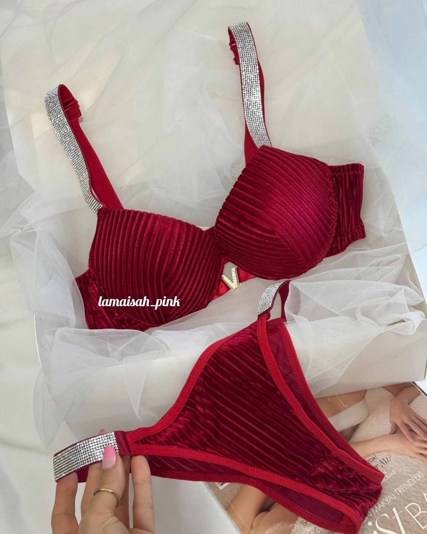 Rhinestone Strap V Bra Set