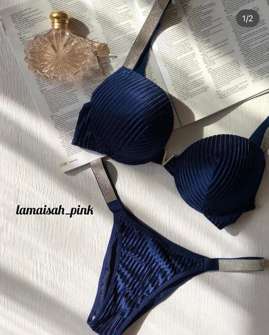 Rhinestone Strap V Bra Set